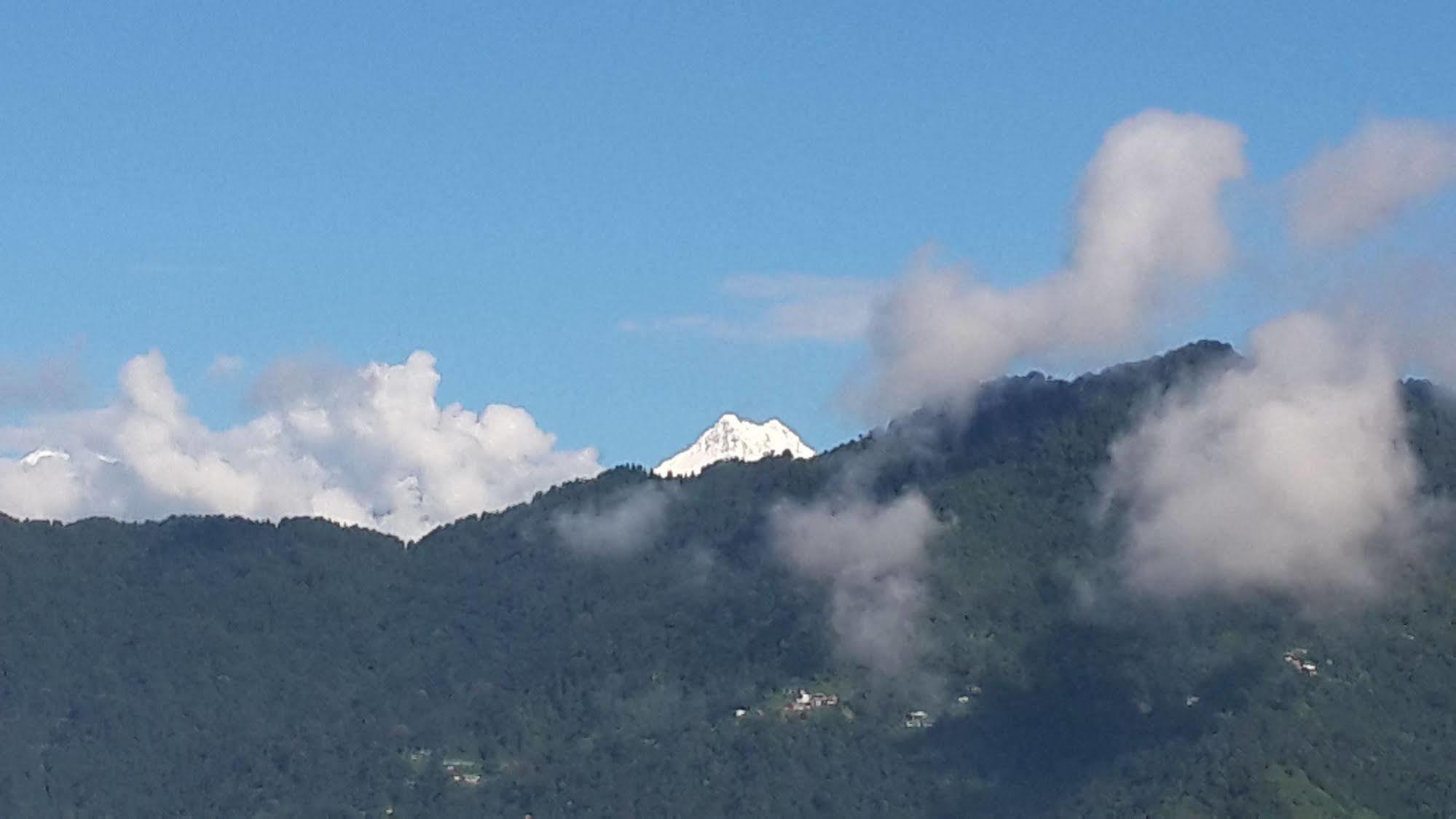 Himalayan Height Hotel Gangtok Buitenkant foto