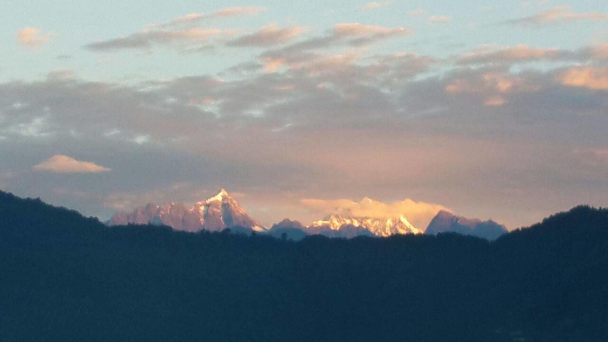 Himalayan Height Hotel Gangtok Buitenkant foto